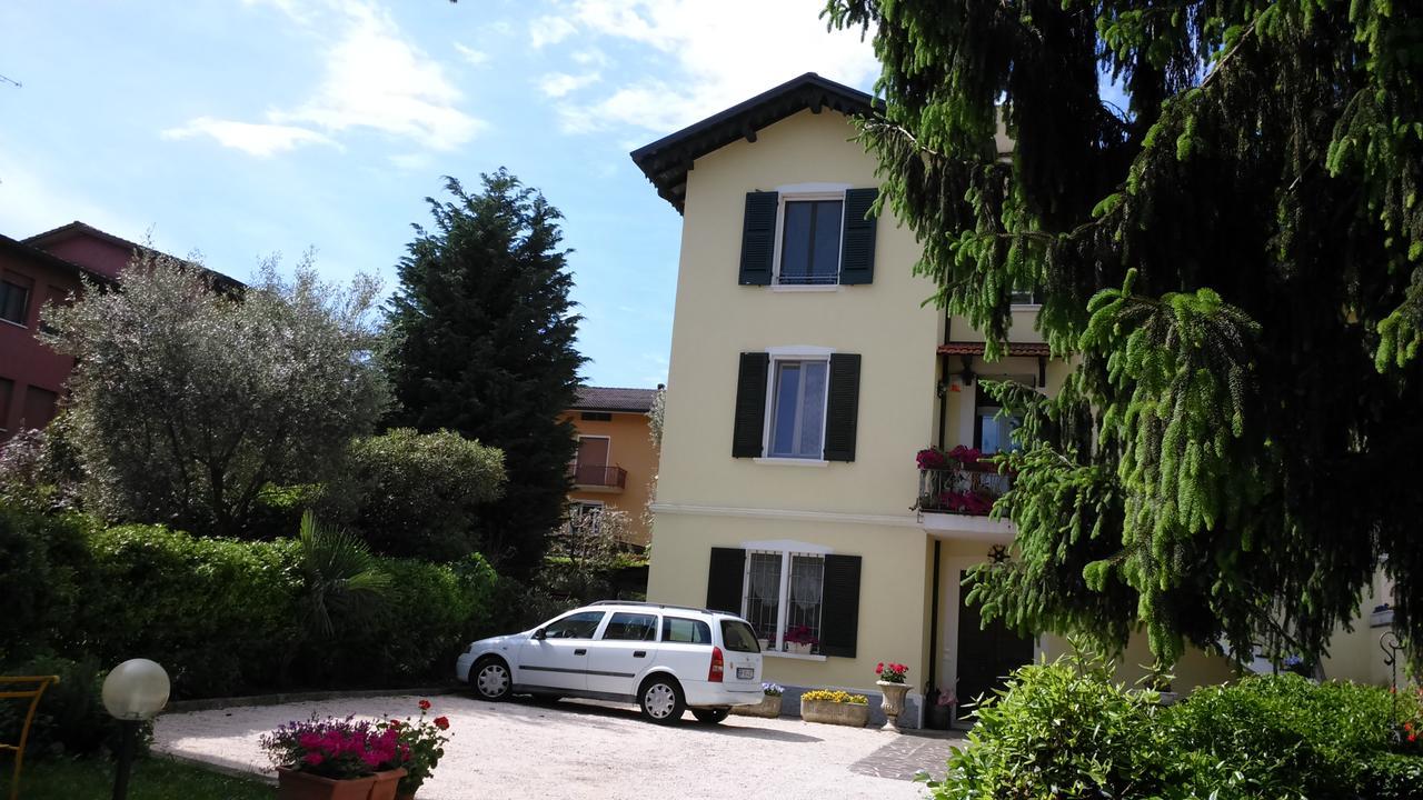 Appartamento Villa Margherita Desenzano del Garda Bagian luar foto