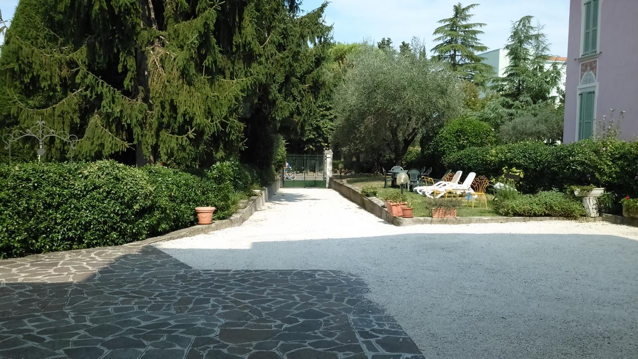 Appartamento Villa Margherita Desenzano del Garda Bagian luar foto