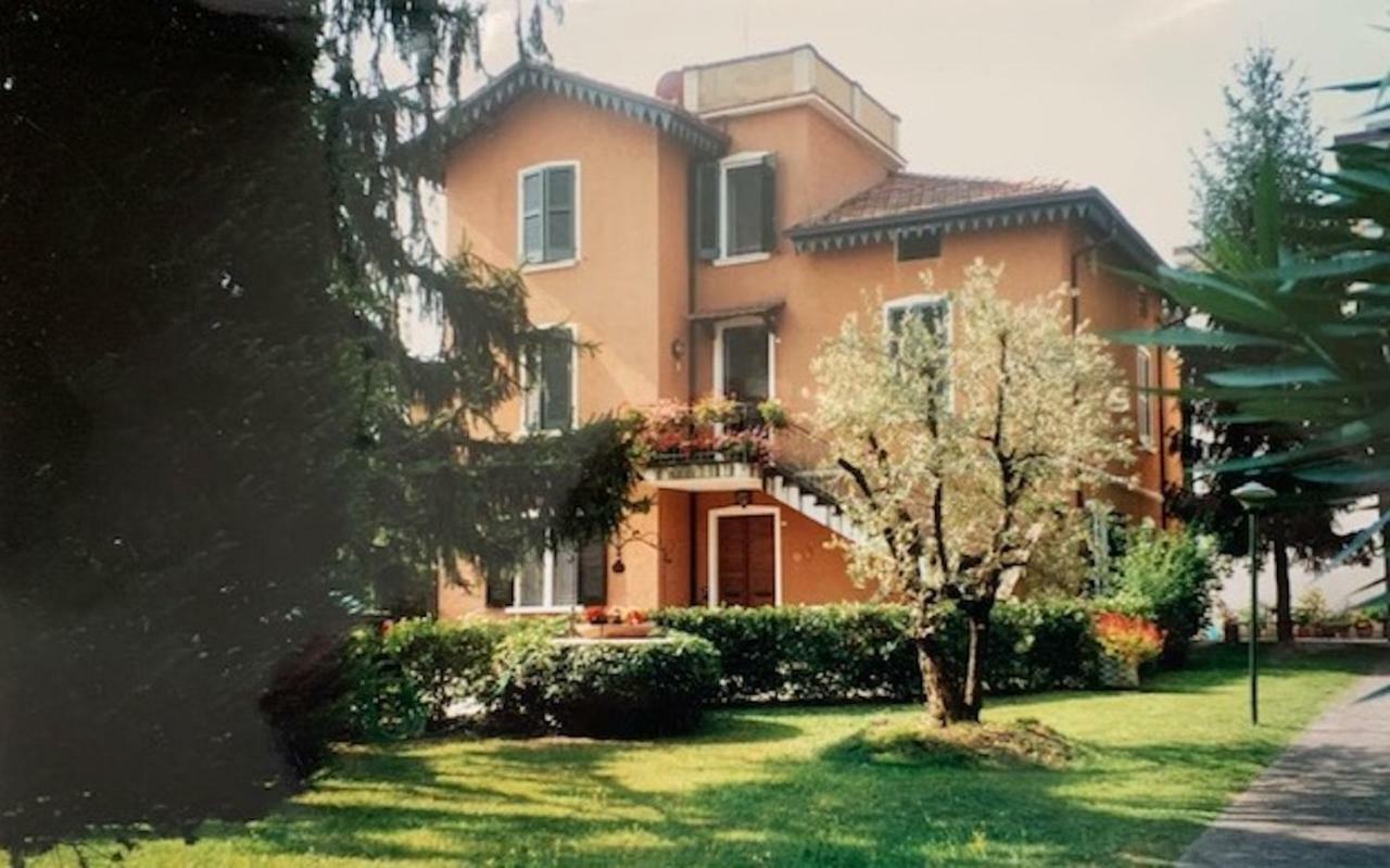 Appartamento Villa Margherita Desenzano del Garda Bagian luar foto